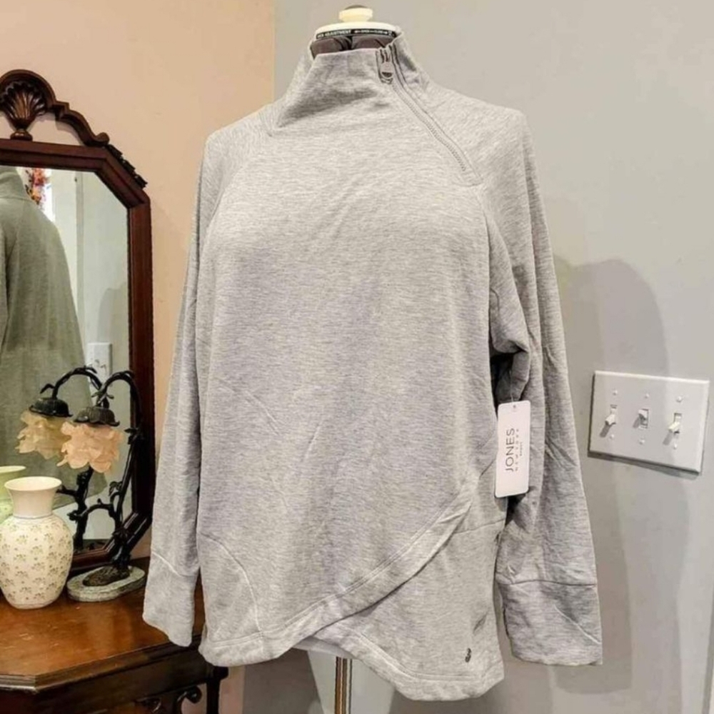 NWT 1X or 2X Jones New York Grey Pullover